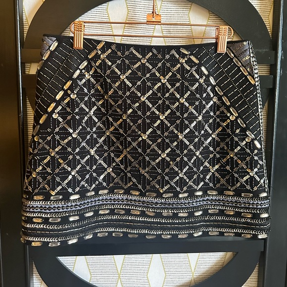Club Monaco Kaitlin Black w/ Silver Hand Beaded Back Zip Up A Line Mini Skirt. - Picture 2 of 14